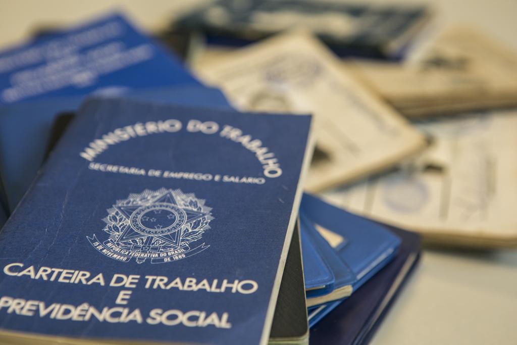 O crescimento do emprego em ritmo superior ao esperado pelos economistas foi liderado pelo setor de serviços em setembro. | Marcelo Andrade/Gazeta do Povo