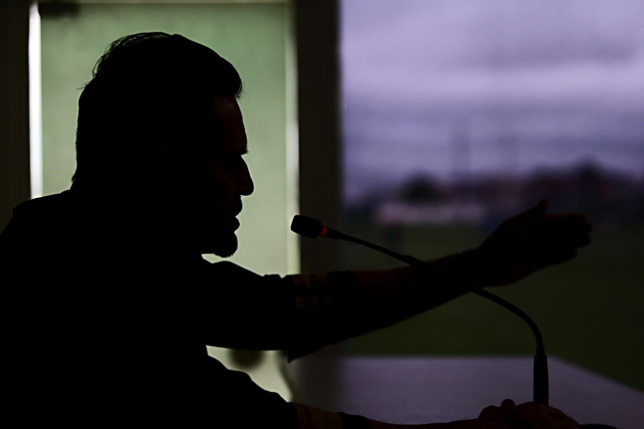 Técnico Argel Fucks fala em coletiva no CT da Graciosa. | /Albari Rosa/Gazeta do Povo