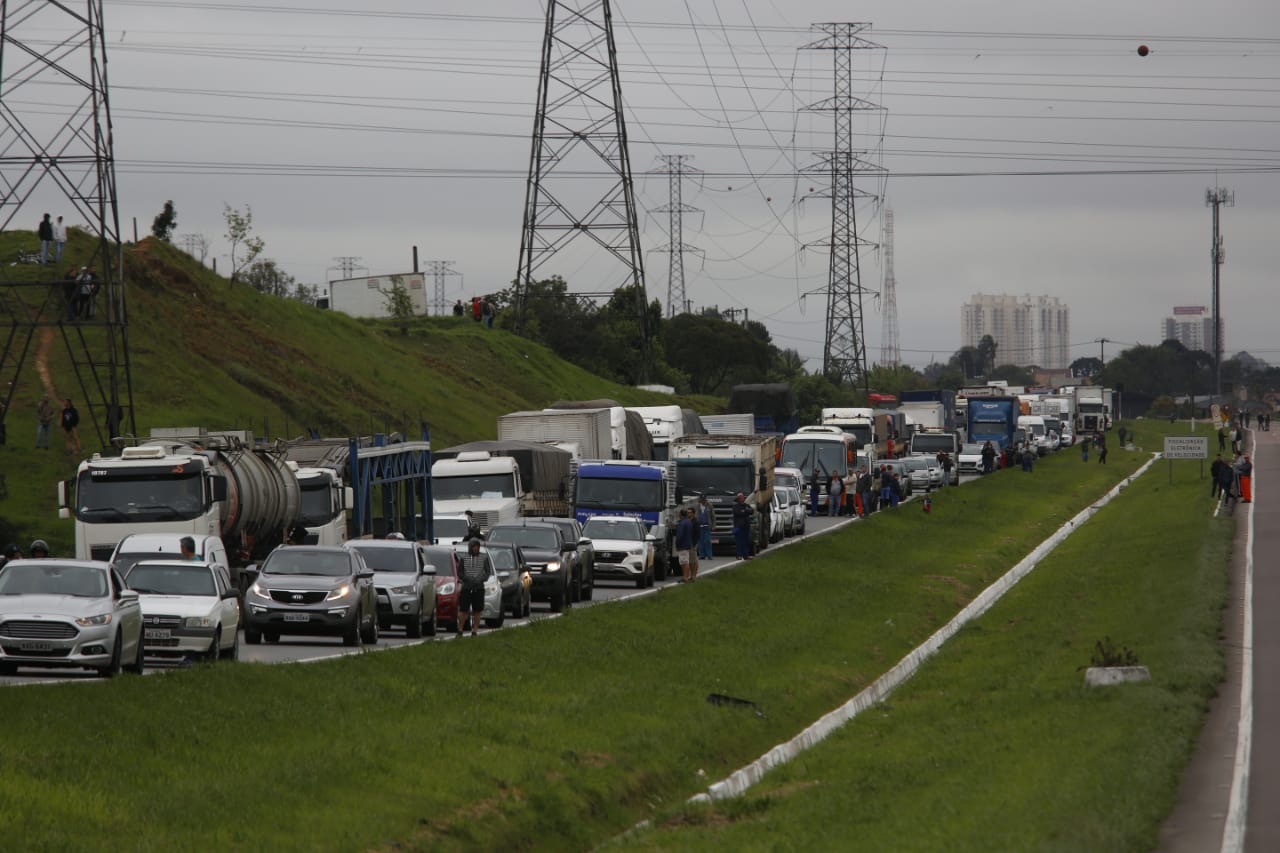 Feriadão começou com protestos, bloqueios e acidentes | Átila Alberti/Tribuna do Paraná