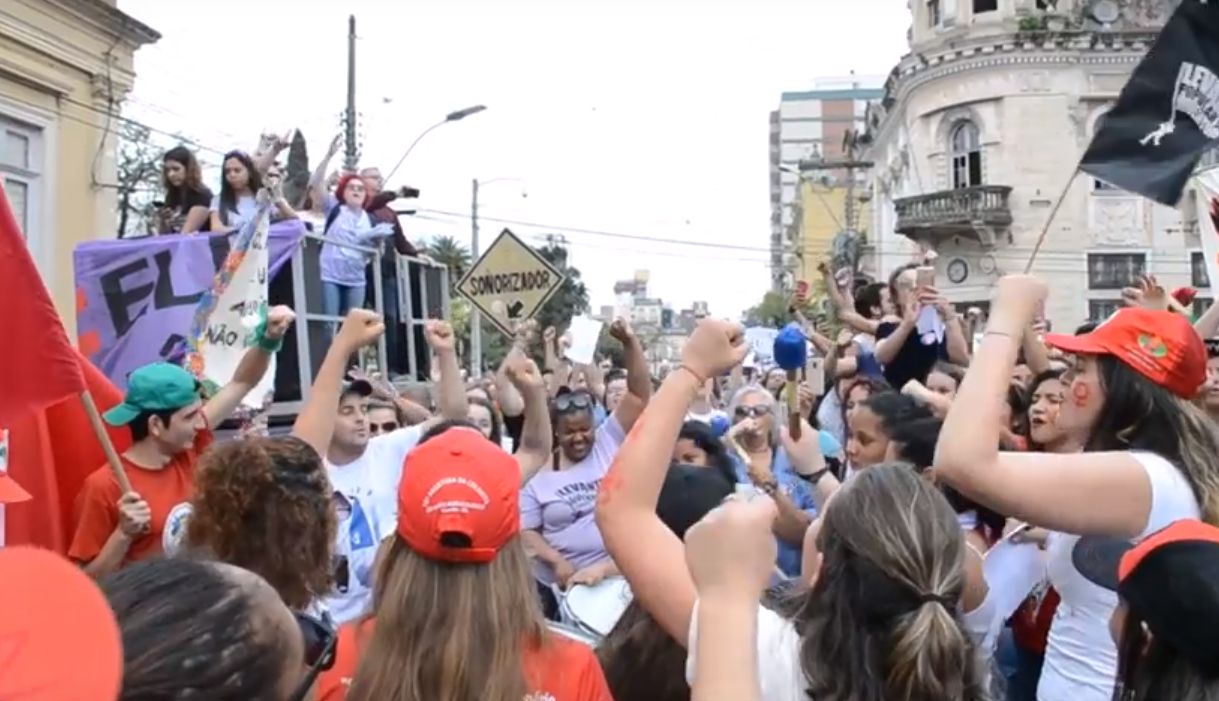 Protestos contra Bolsonaro, no Rio Grande do Sul, no último dia 29 de setembro, em vídeo distribuído pela ADUFPel SSIND (Sindicato dos professores da UFPEL) | Reprodução /YouTube