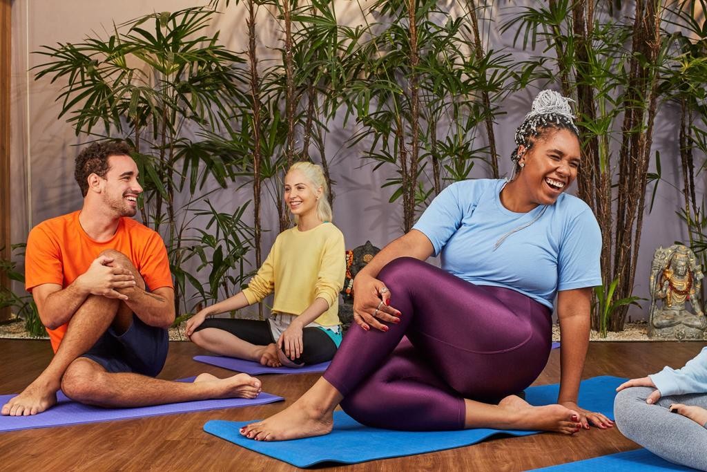 Pessoas se exercitando.