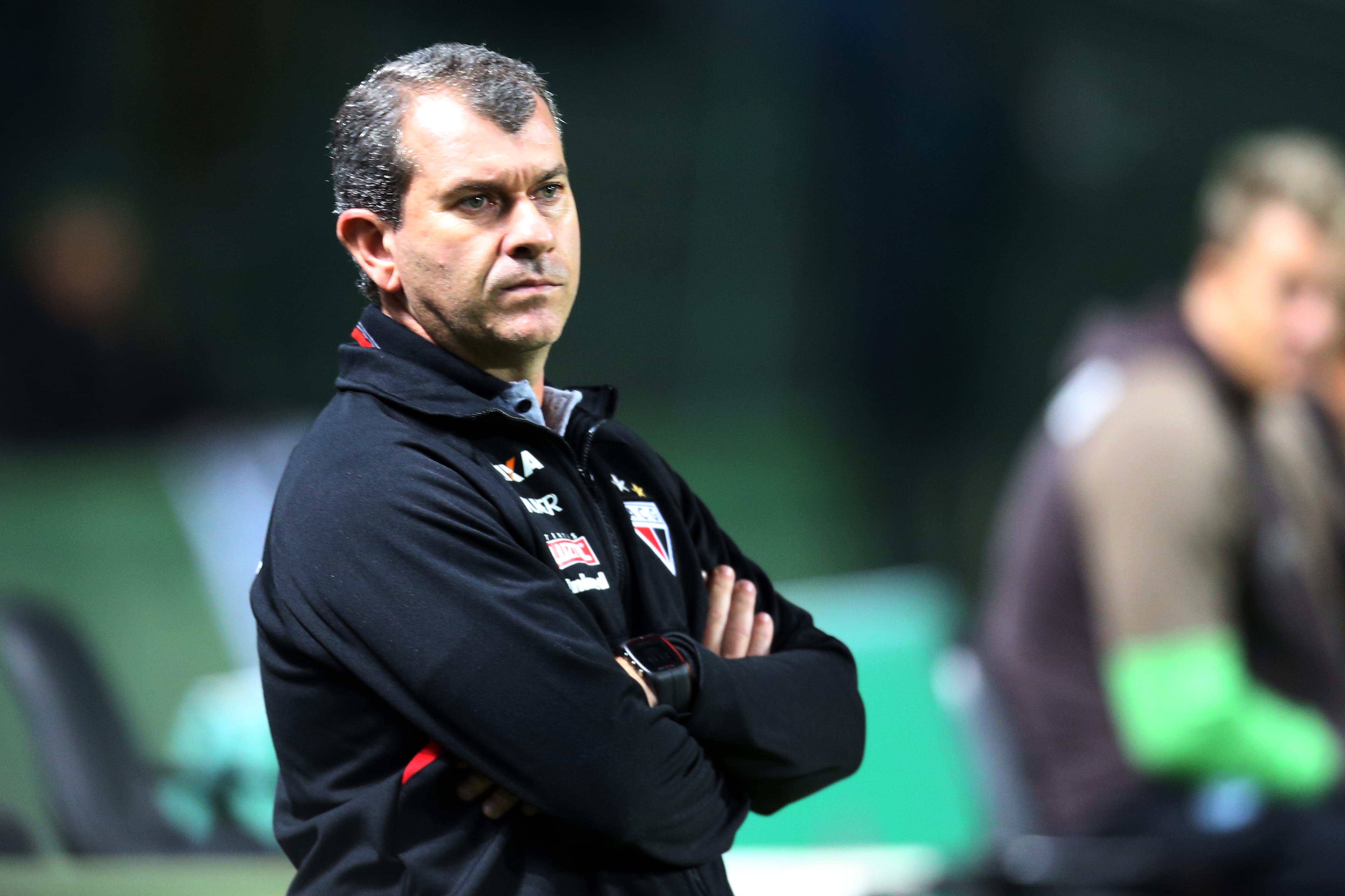 Tencati no comando do Atlético--GoO | Albari Rosa/Gazeta do Povo