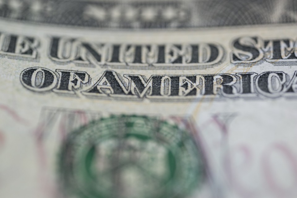 Dólar fechou a R$ 3,896 com a aposta do mercado em Bolsonaro. | Marcelo Andrade/Gazeta do Povo