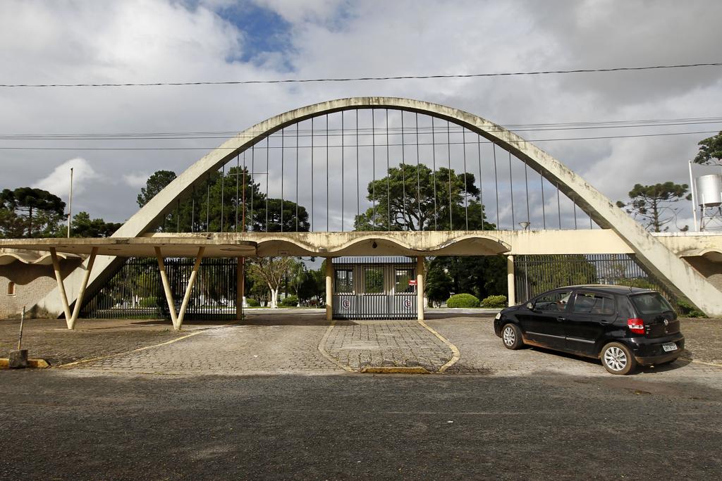 Durante shows de rock em 2003, três jovens morreram pisoteados durante confusão no Jockey Club de Curitiba. | Antônio More/Gazeta do Povo