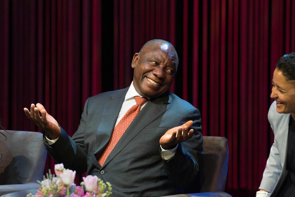 O presidente da África do Sul, Cyril Ramaphosa, que quer redistribuir terras para a maioria negra da população do país | RODGER BOSCH/AFP