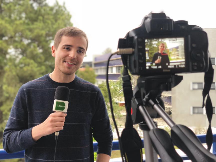 Ítalo pode absorver um pouco da prática do Jornalismo graças a uma parceria da universidade com o Canal Futura. | Arquivo Pessoal