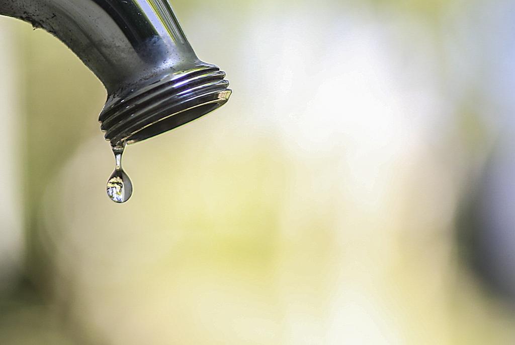 Acidente causa desabastecimento em sete bairros da capital | Jonathan Campos/Gazeta do Povo