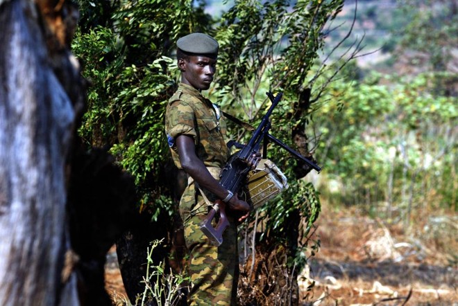 Conflitos armandos têm impedido a recuperação econômica do Burundi, que pretende investir mais de US$ 80 milhões para dobrar a produção de café até 2021. | AFP PHOTO/MARCO LONGARI