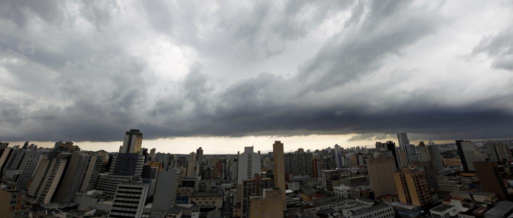 Em alguns bairros da região sul, chuva já chegou. Defesa Civil e Simepar atualizam população em tempo real | Antônio More/Gazeta do Povo/Arquivo