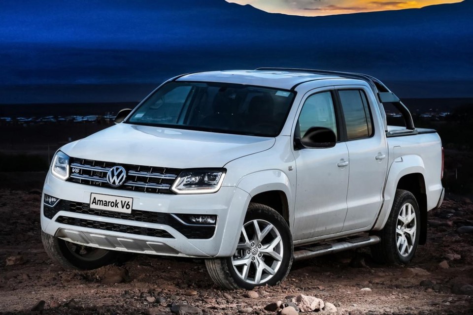 VW Amarok dá troco em Ford Ranger e também baixa preços A nova versão 3.0 V6, de 225 cv, fez a Amarok crescer em vendas nos últimos meses. | Volkswagen / Divulgação