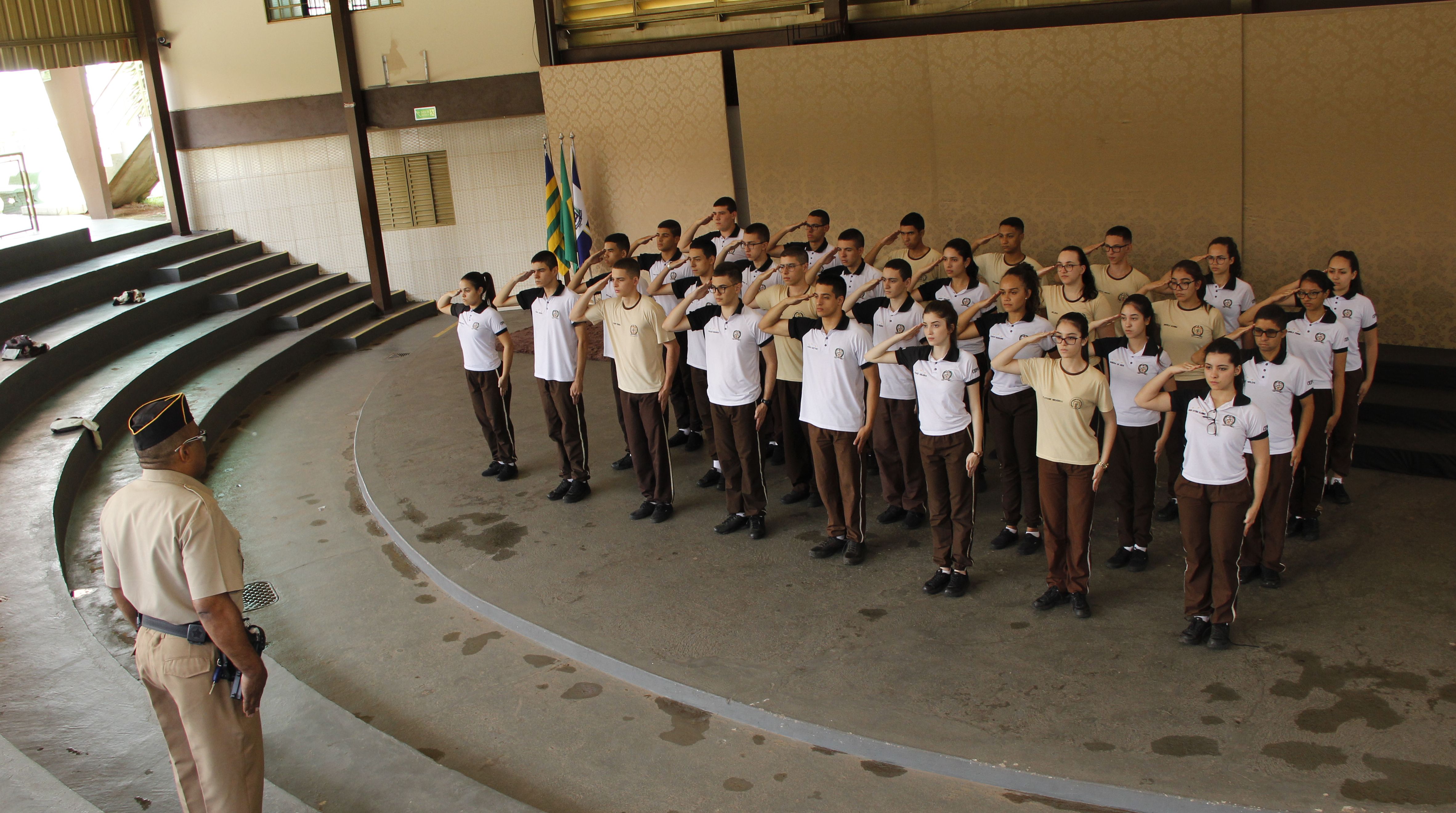 Alunos do Colégio Militar Dr. Cezar Toledo, em Anápolis | Ana Paula Moreira /Especial para a Gazeta do Povo