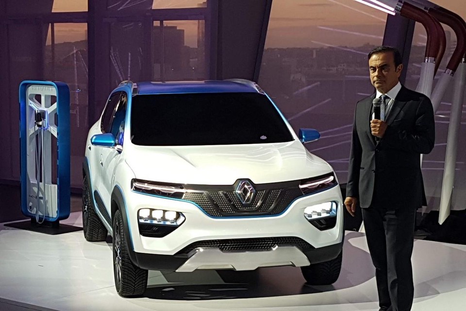 Carlos Gohsn, CEO da aliança Renault-Nissan-Mitsubishi, faz a apresentação mundial do K-ZE. | Renyere Trovão / Gazeta do Povo