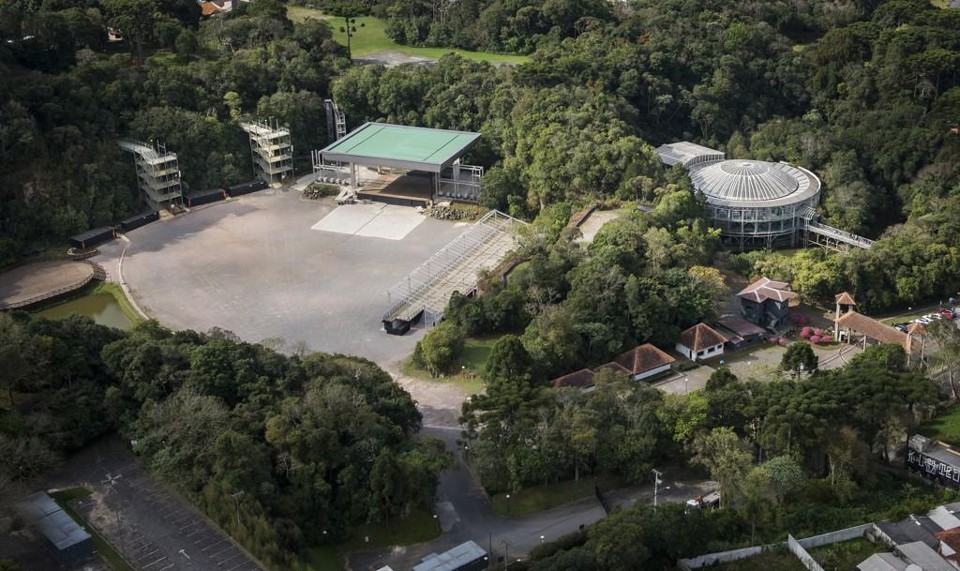 Alterações no entorno da pedeira começam a partir das 14h. | Leticia Akemi/Gazeta do Povo