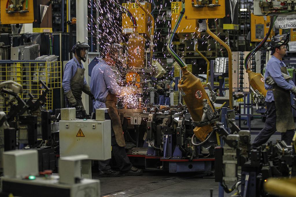 Fábrica da Renault em São José dos Pinhais. Fabricação de veículos automotores é a maior influência positiva na média da indústria, com 15% de alta na produção em relação a agosto de 2017 | Jonathan Campos/Gazeta do Povo