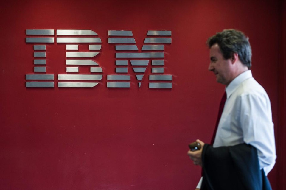 IBM quer ser referência na oferta de soluções em nuvens híbridas. | YASUYOSHI CHIBA/AFP