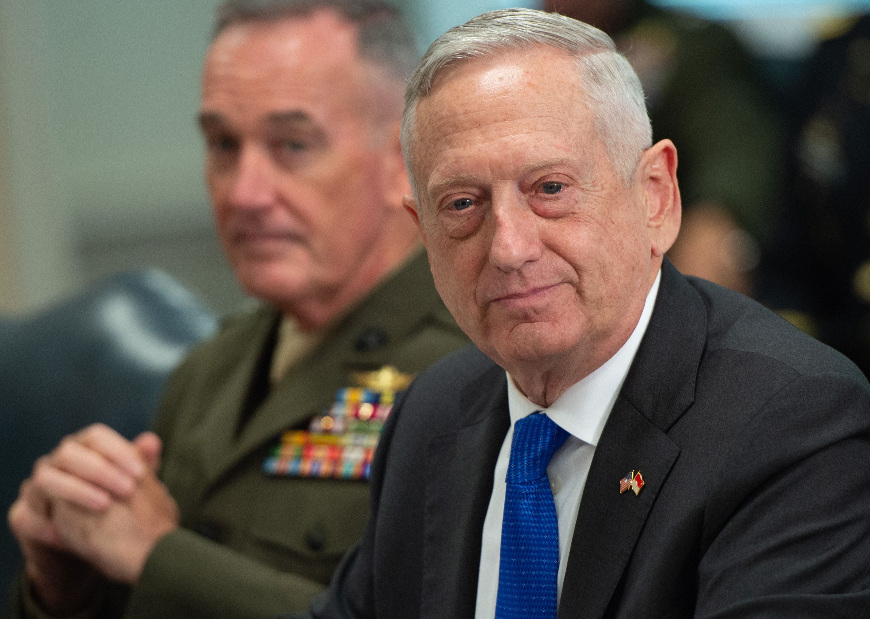 Jim Mattis desmentiu qualquer intenção de deixar a chefia do Pentágono, mas também não esconde que não gosta de Washington. | Saul Loeb/AFP