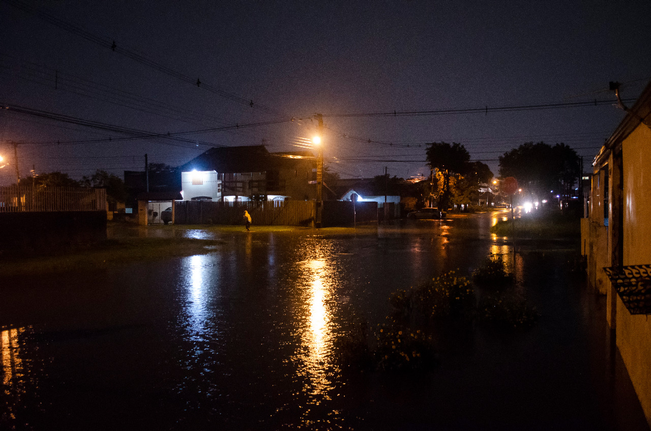 Alagamento no Boqueirão. Foto: Maicon J. Gomes/Gazeta do Povo |