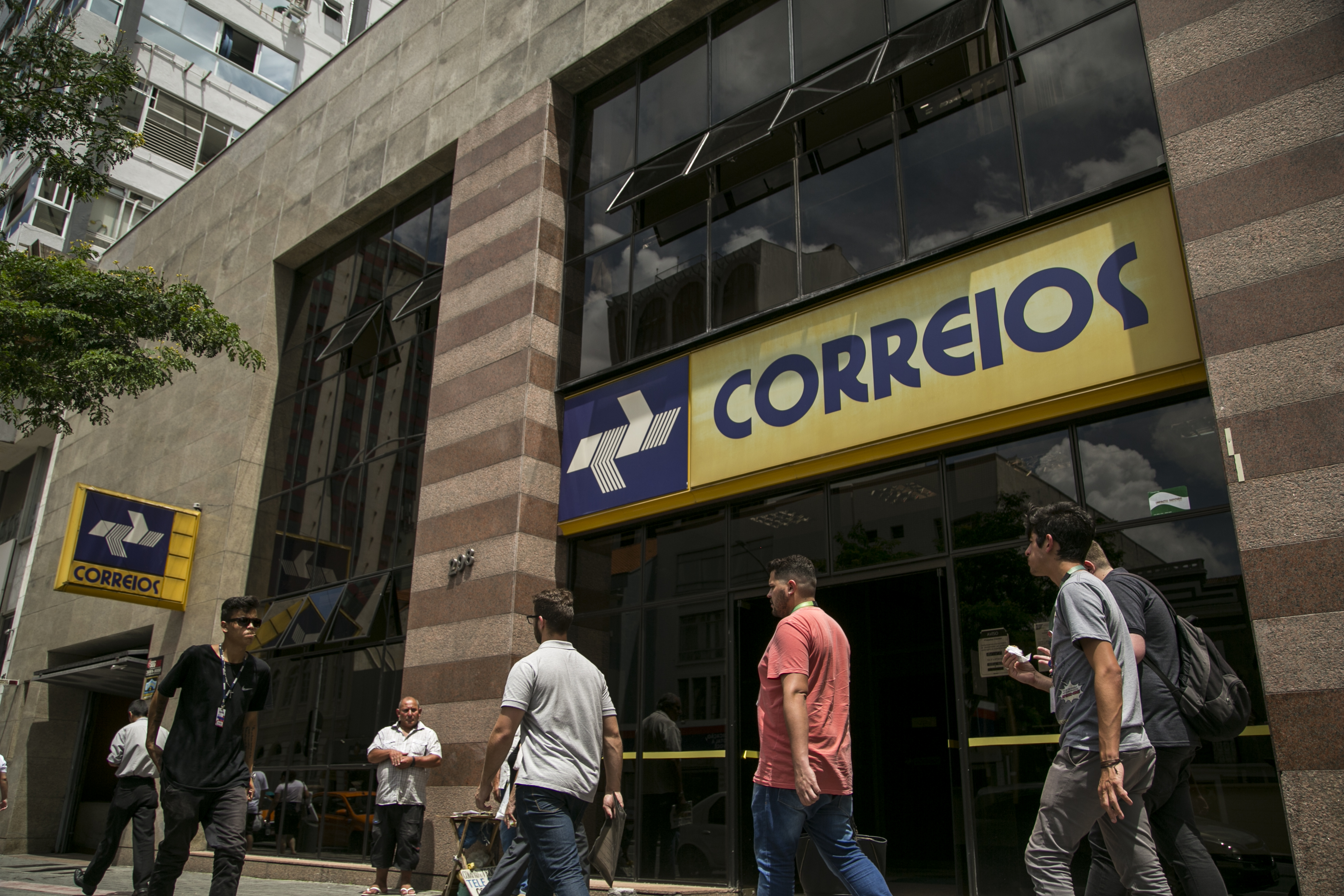 Com participação de 50,01% da Azul e 49,99% dos Correios, a nova empresa oferecerá serviço de gestão de logística integrada para transporte de cargas. | Marcelo Andrade/Gazeta do Povo