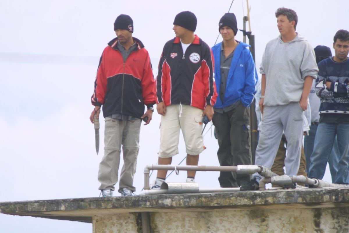Rebelião na Penitenciária de Piraquara, em 2001, organizada pelo PCC | Arnaldo Alves/Gazeta do Povo