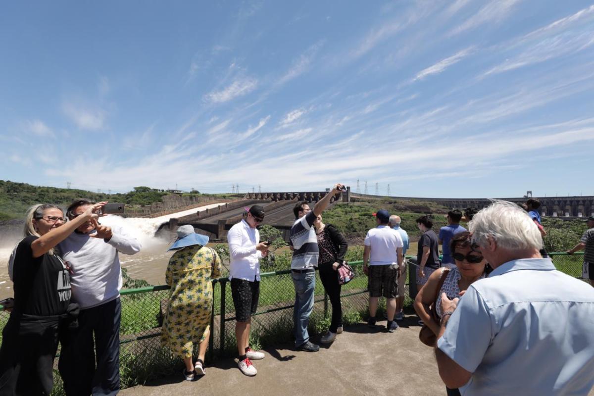 Espetáculo das águas não se via há seis meses. | Kiko Sierich