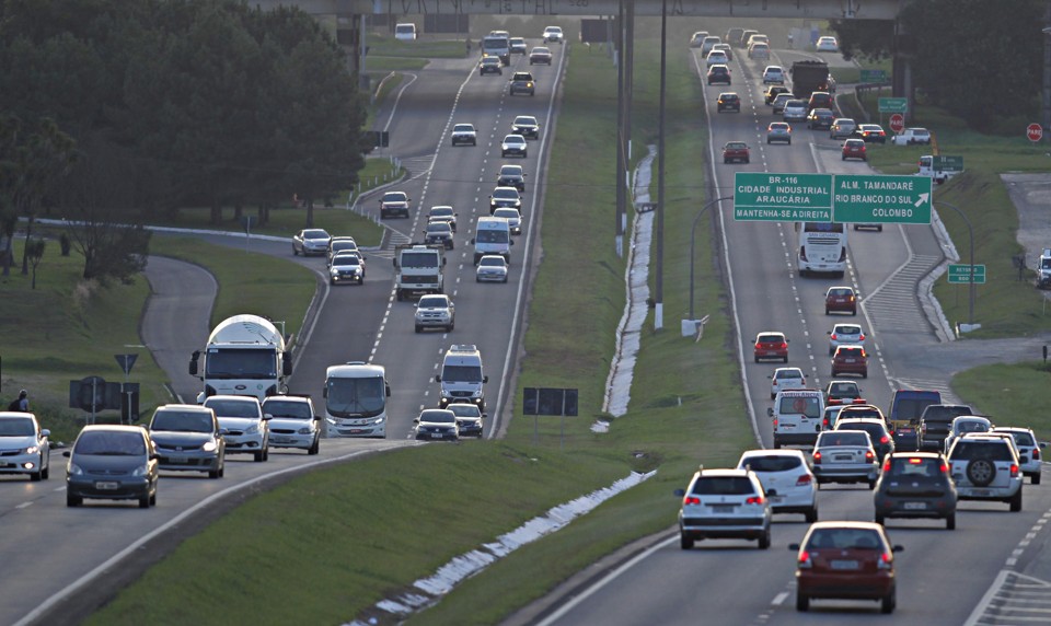 Movimento deve ser 20% maior do que nos outros dias segundo a Polícia Rodoviária Federal | Jonathan Campos/Gazeta do Povo