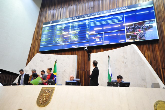 Mesa Executiva da Assembleia: presidente hoje é Ademar Traiano (ao centro, sentado). | Sandro Nascimento/Alep/