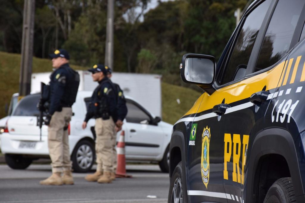 Polícia Rodoviária Federal flagrou quase 6 mil veículos acima do limite de velocidade no feriadão. | PRF/