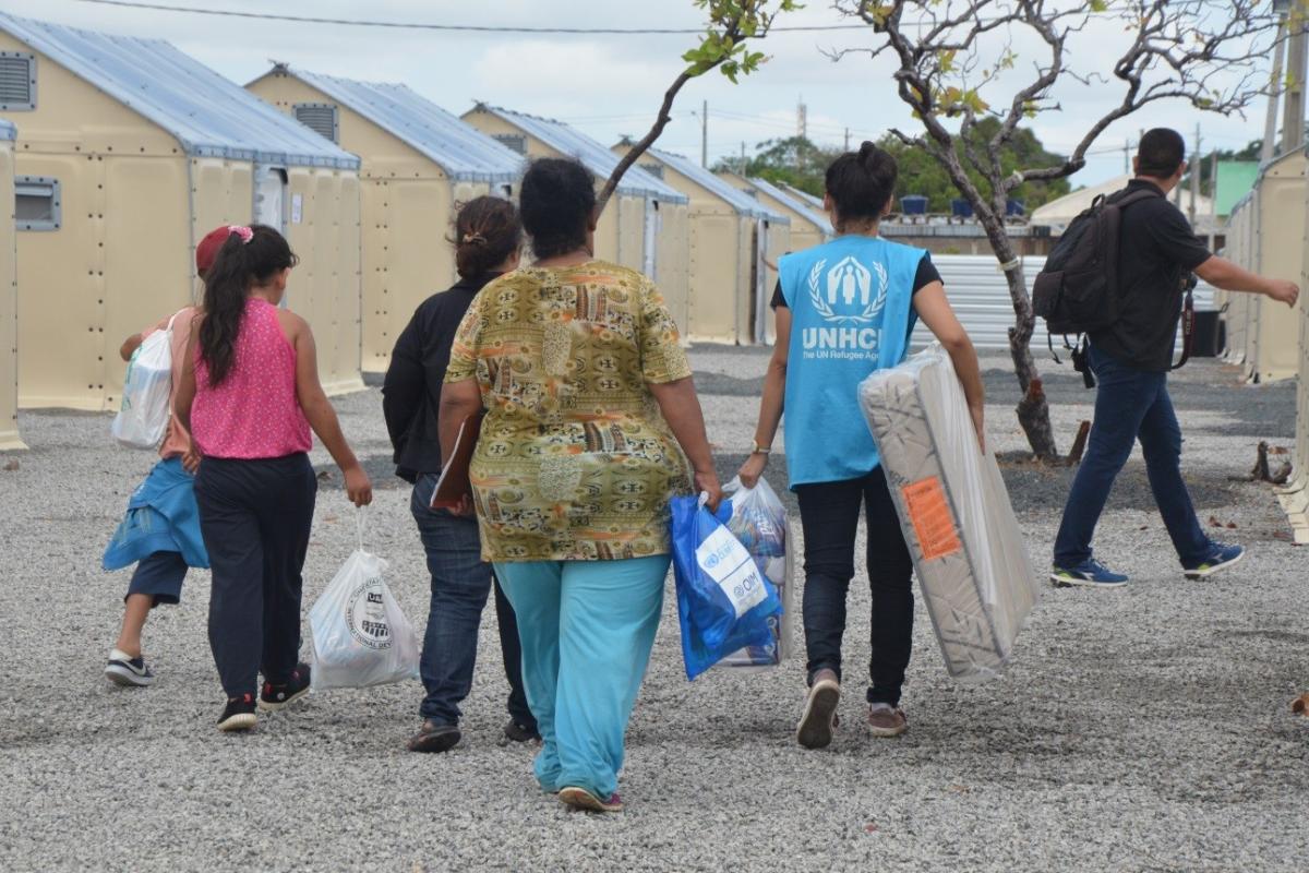 Ao chegar no novo abrigo, as famílias venezuelanas foram alocadas em unidades habitacionais do ACNUR ou em tendas do Exército | Luiz Fernando Godinho/ACNUR