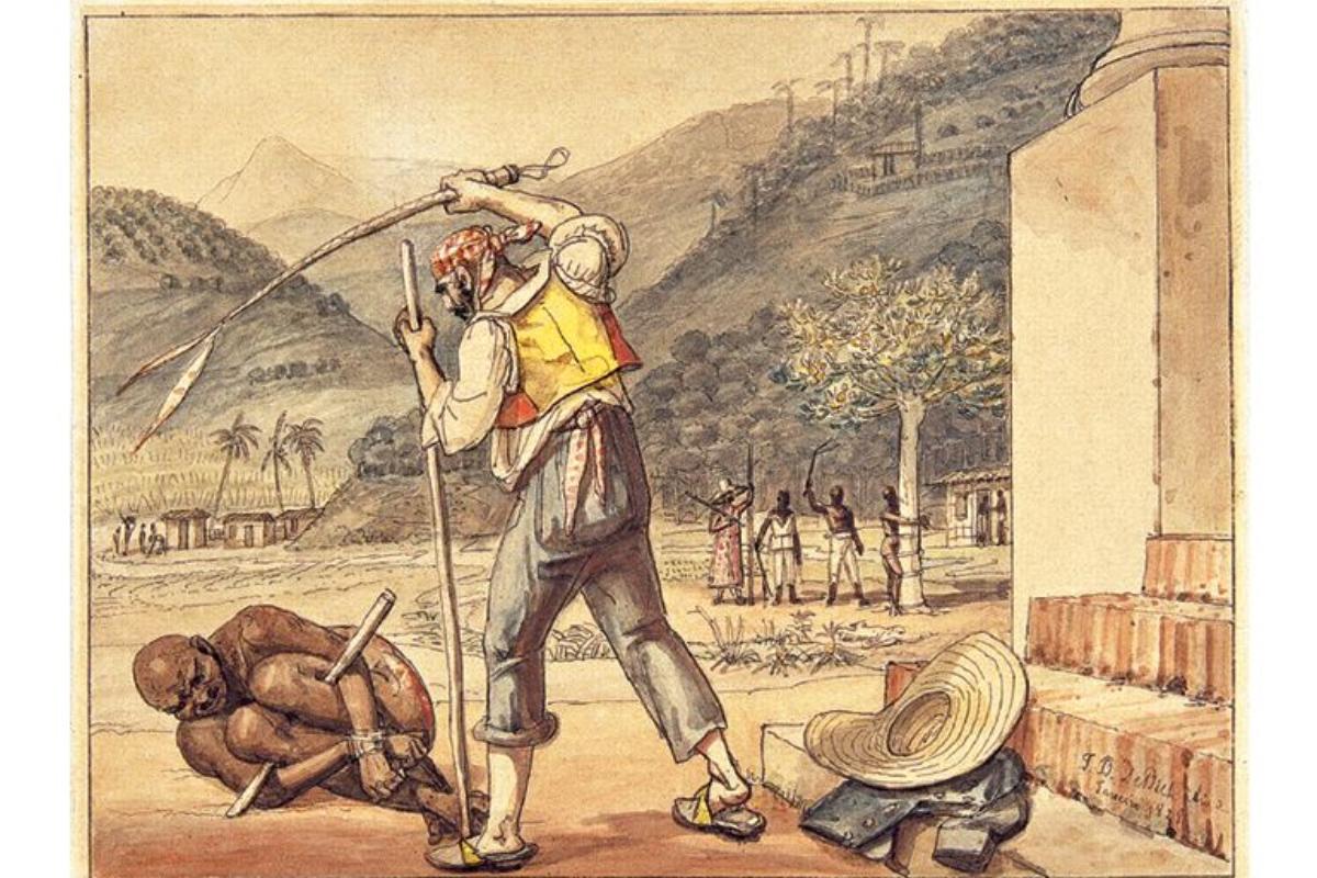 Aquarela de 1828 intitulada ‘Feitores açoitando negros na Roça’, de Debret, mostra punição comum aos negros escravizados por aqui: o açoitamento amarrado a um pau-de-arara | Reprodução