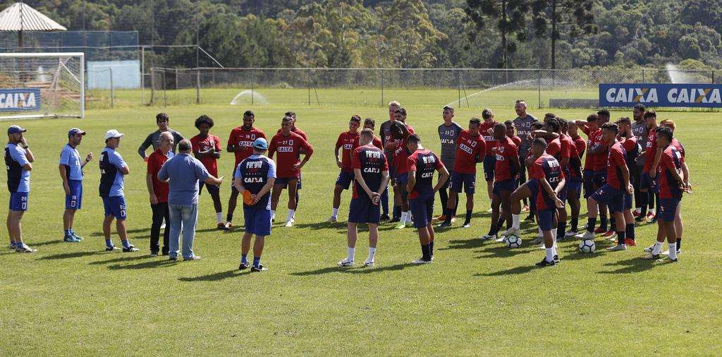 Elenco do Paraná no treino da sexta-feira (30), no Ninho da Gralha. | Jonathan Campos/Gazeta do Povo