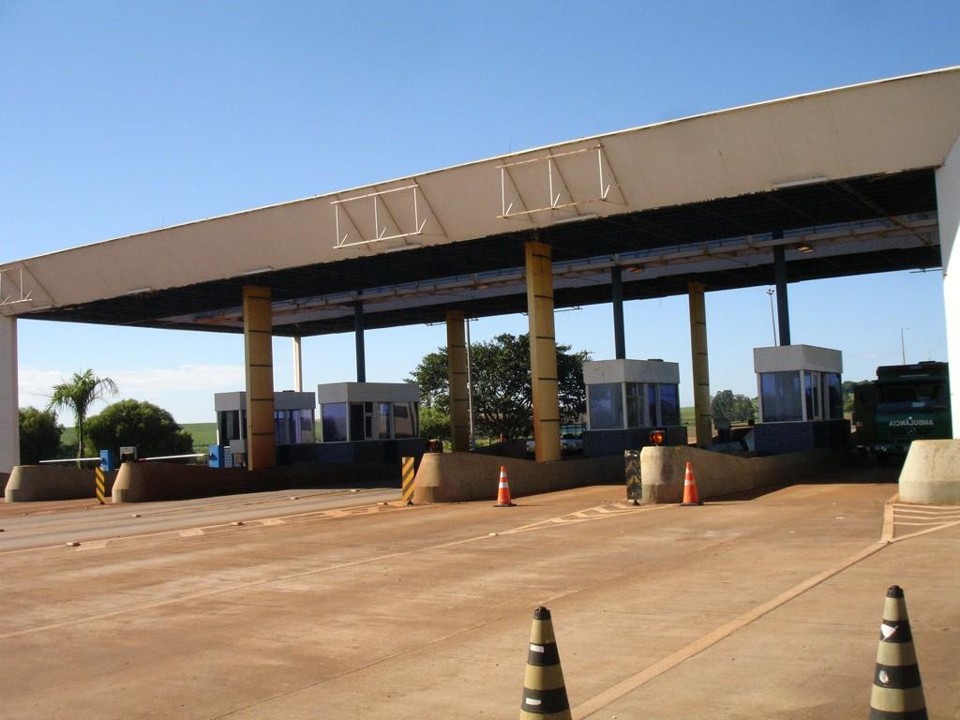 Sem poder cobrar pedágio em Jacarezinho, Econorte esboça reabrir praça em Cambará Praça da Triunfo/Econorte desativada, em registro de 2008. | Arquivo/Gazeta do Povo