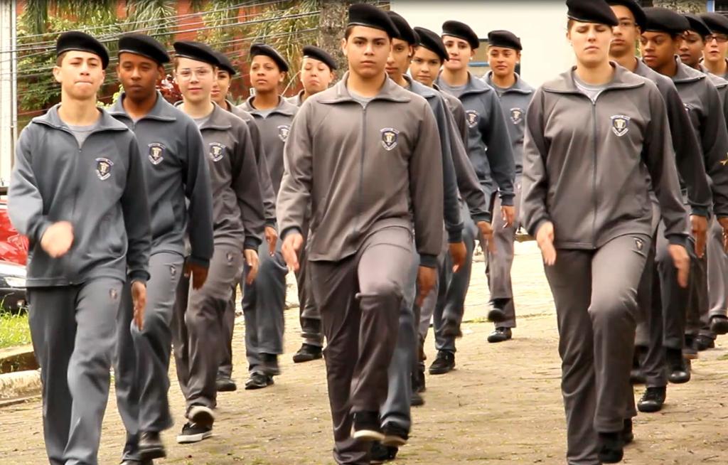 São 180 vagas no ensino médio oferecidas no processo seletivo do Colégio Guarda Mirim do Paraná | Videos Gazeta do Povo/Gazeta do Povo