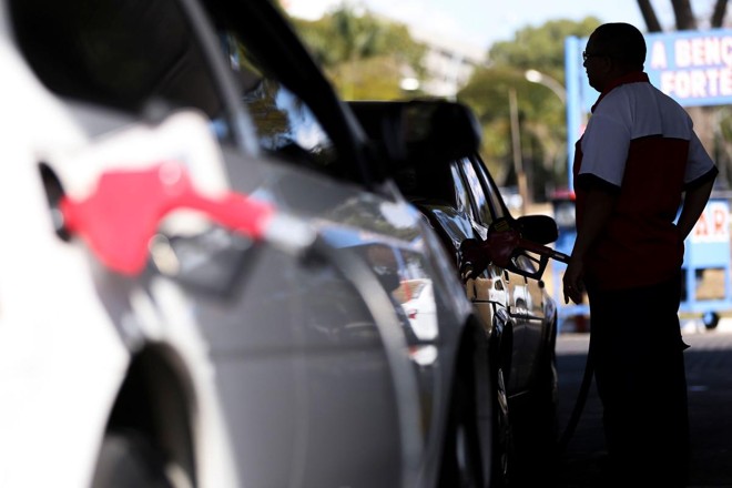 Hoje, a gasolina vendida nos postos tem 27% de álcool anidro. | Marcelo CamargoAgência Brasil