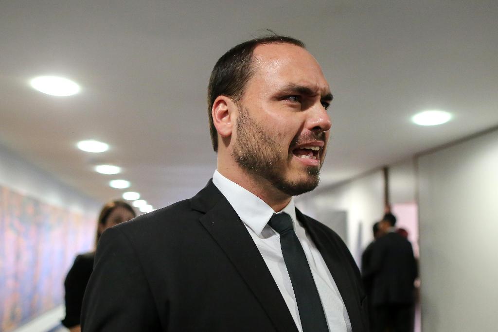Vereador licenciado, Carlos Bolsonaro estava cotado para assumir a Secretaria de Comunicação da Presidência da República. | Sergio Lima/AFP