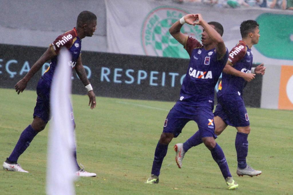 Kesley comemora o gol no Estádio do Café. | ROBSON VILELA/ESTADÃO CONTEÚDO
