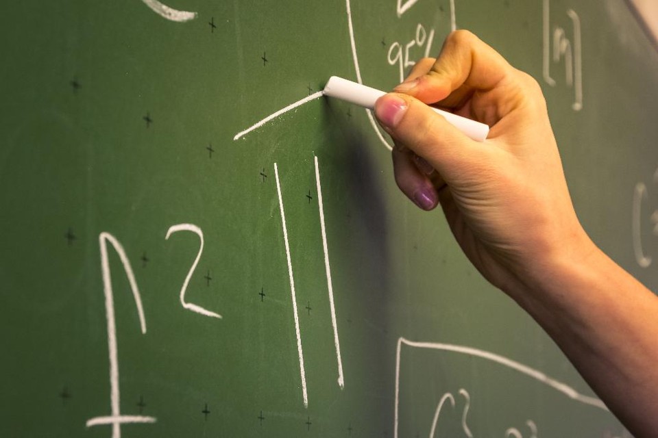 Para especialista, crise dos professores no Brasil pode ser comparada a paciente de UTI sendo tratado com chá de camomila | Albari Rosa/Arquivo Gazeta do Povo