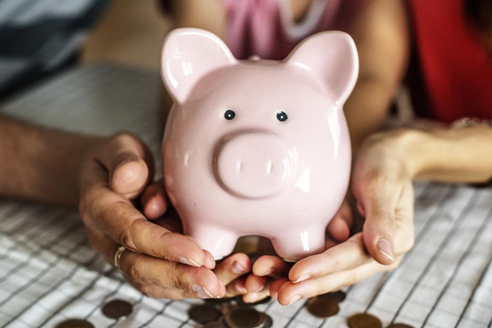 Descontos em taxas e aplicações mínimas reduzidas são incentivos para começar a investir na Black Friday. | rawpixel.com/Pexels