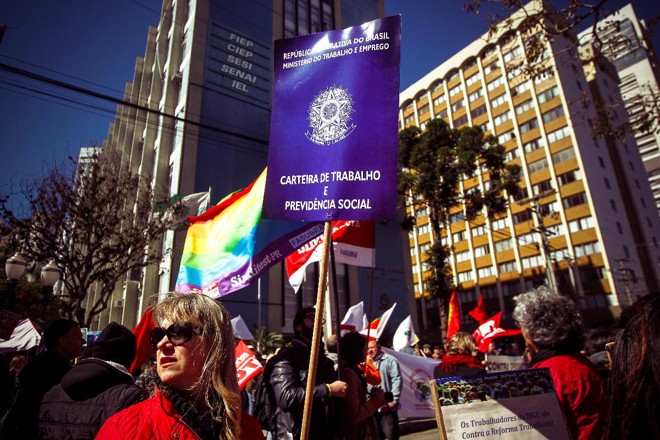 Manifesto contra a reforma trabalhista realizado na frenta da FIEP | André RodriguesGazeta do Povo