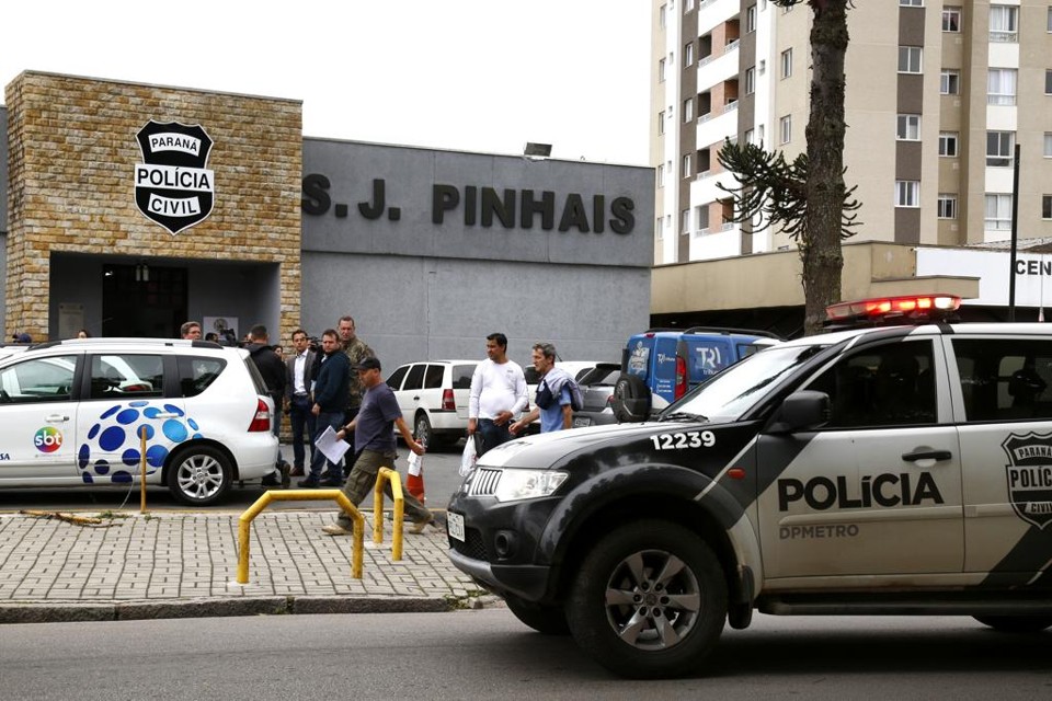 Suspeitos se apresentaram nesta quinta-feira na Delegacia de São José dos Pinhais. | Aniele Nascimento/Gazeta do Povo