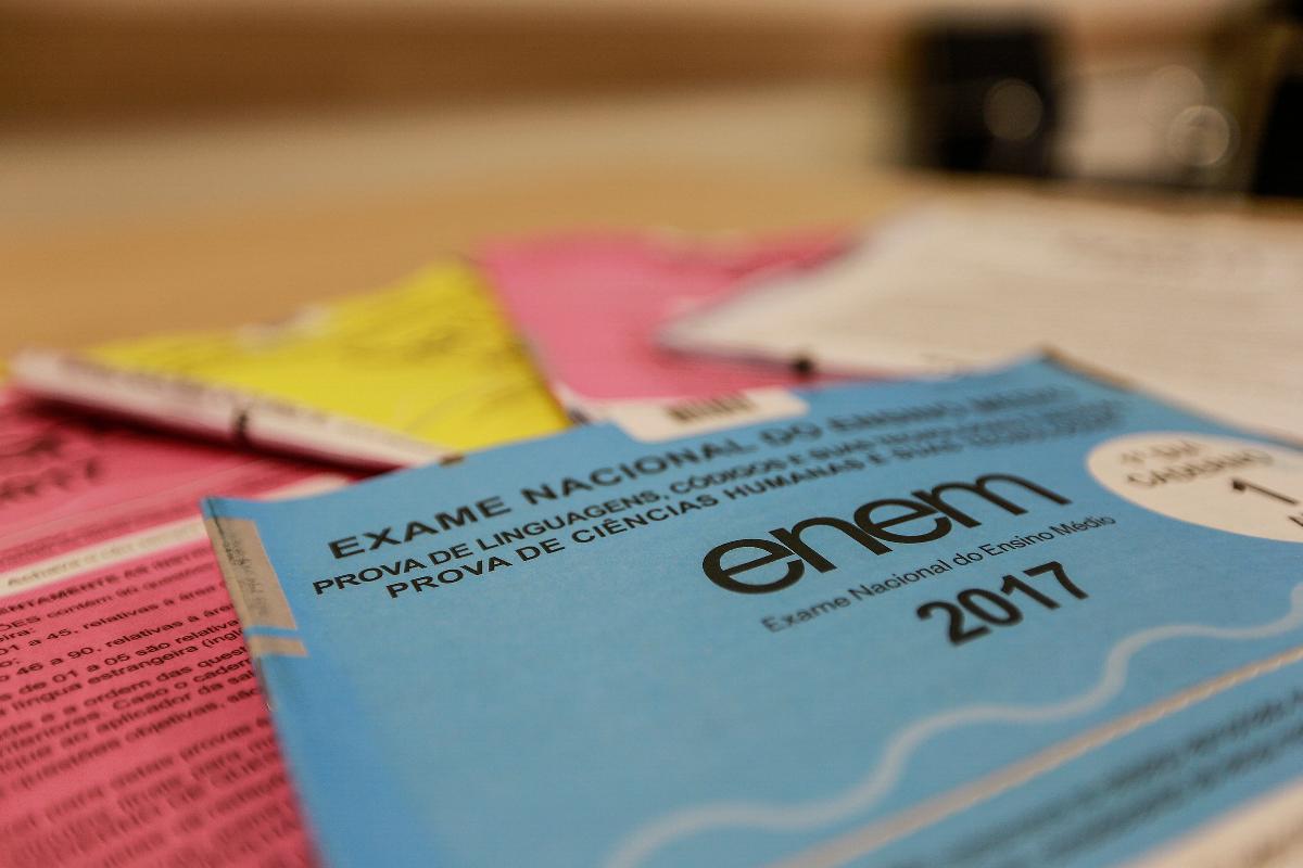 Em 2017 os estudantes escreveram sobre o desafio para a formação educacional de surdos no país. Já em 2016 o tema foi “Caminhos para combater a intolerância religiosa no Brasil”. | Jonathan CamposGazeta do Povo