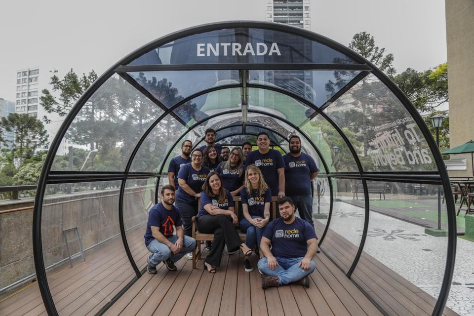 Equipe do Rede Home, braço de lojas físicas da MadeiraMadeira | Jonathan Campos/Gazeta do Povo