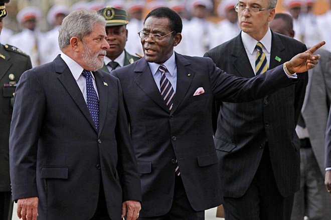 Lula e o presidente de Guiné Equatorial, Teodoro Obiang: tráfico de influência em favor de empresa brasileira. | Ricardo Stuckert/PR/Arquivo