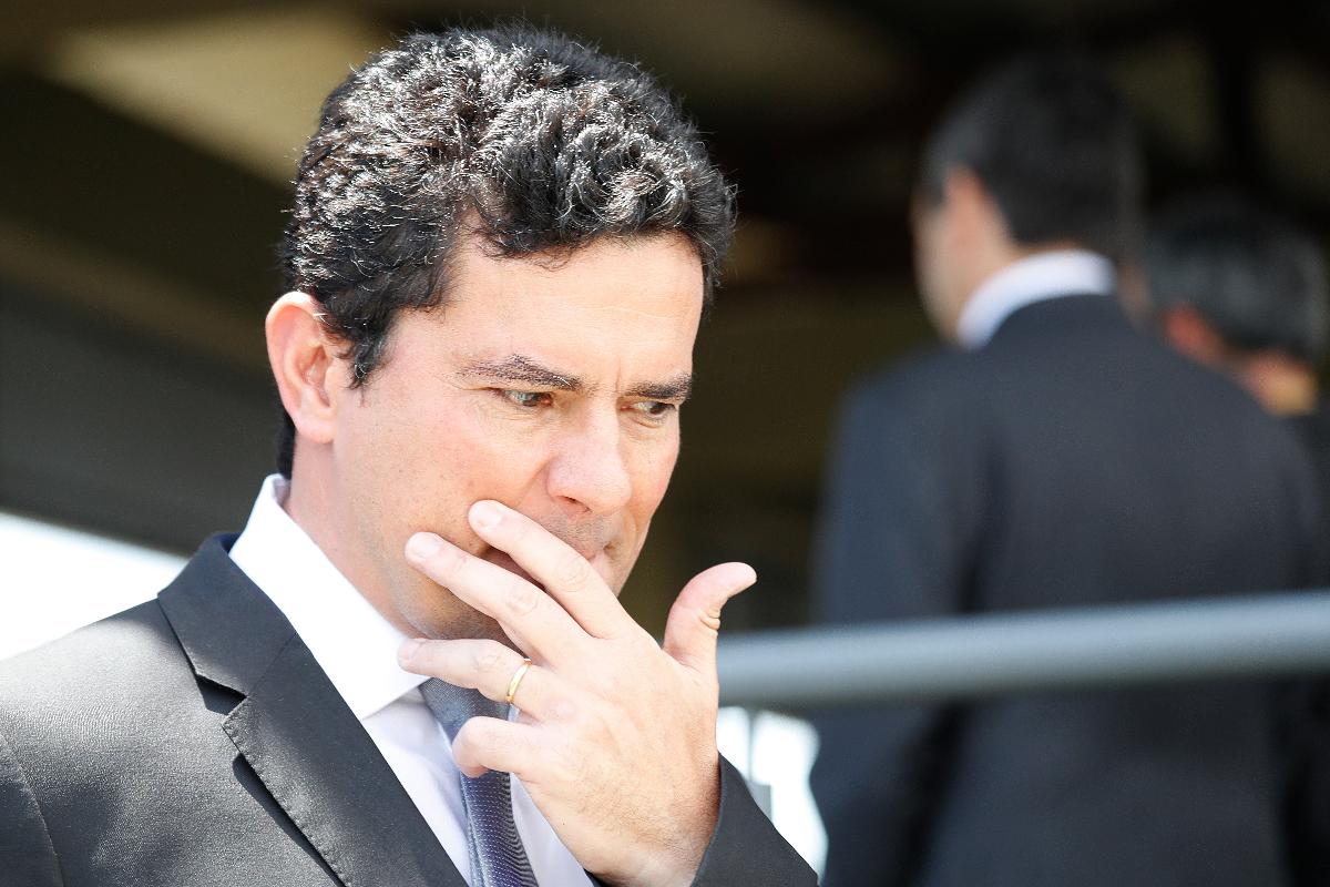 Sergio Moro durante passagem do comando da 5ª Divisão do Exército, em solenidade realizada no Quartel do Pinheirinho, em Curitiba (PR), nesta terça-feira, 13. | Jonathan Campos/Gazeta do Povo