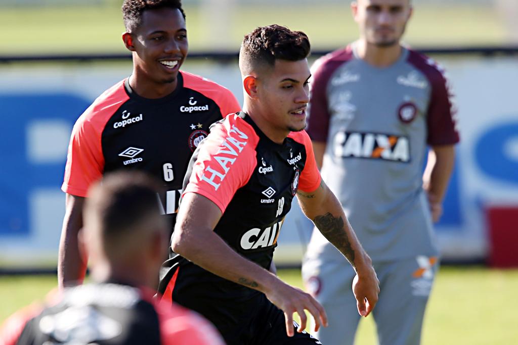Bruno Guimarães, volante do Atlético. | Albari Rosa/Gazeta do Povo