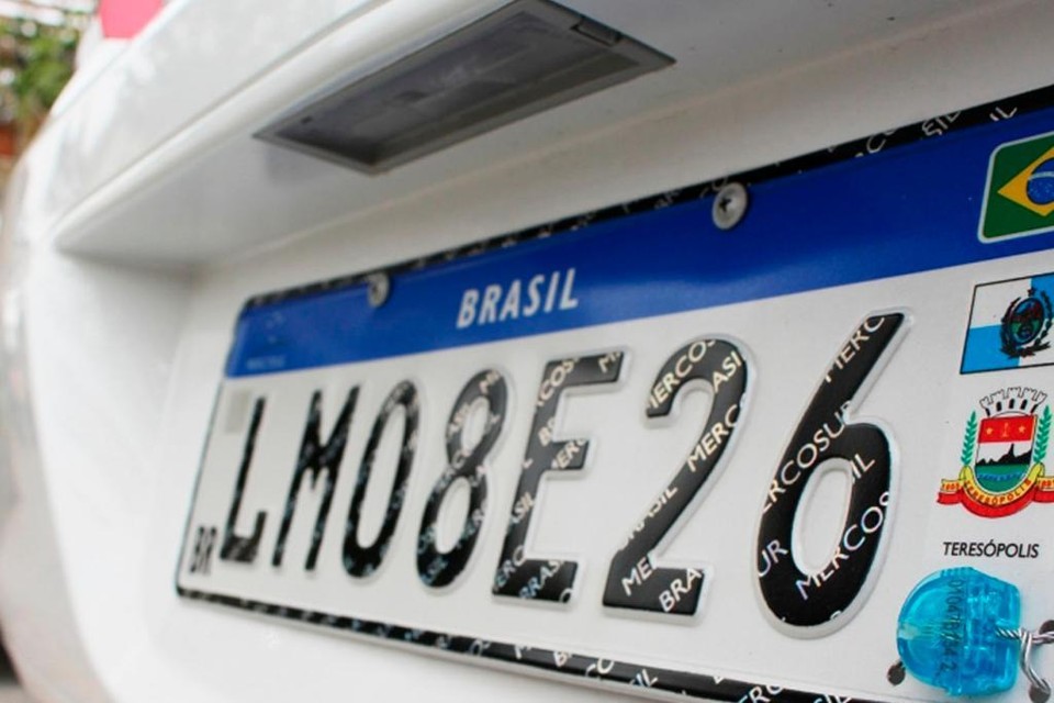 Placa padrão Mercosul deve ser abandonada por Bolsonaro Por enquanto, alguns estados como Rio de Janeiro, Paraná e Rio Grande do Sul adotaram o novo sistema. | Reprodução
/ Diário Net