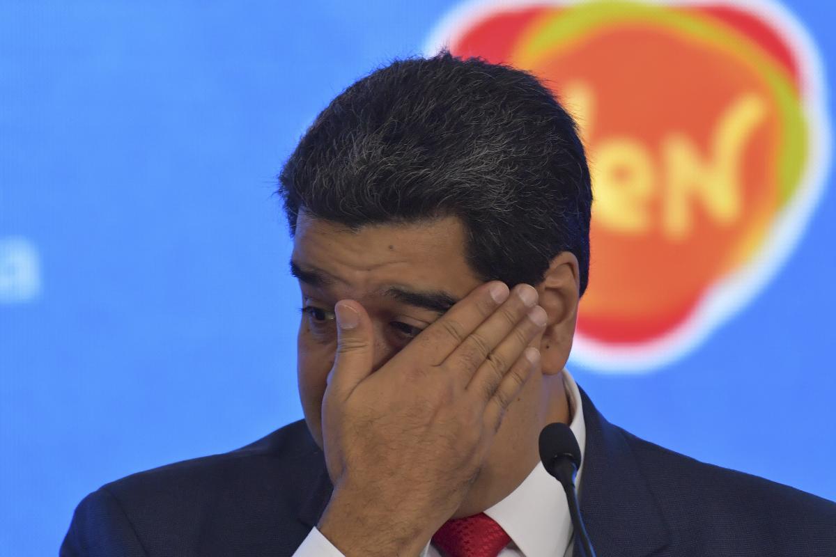 Ditador da Venezuela, Nicolás Maduro, tenta esconder a realidade ao afirmar que não existe uma crise migratória em seu país | YURI CORTEZ/AFP