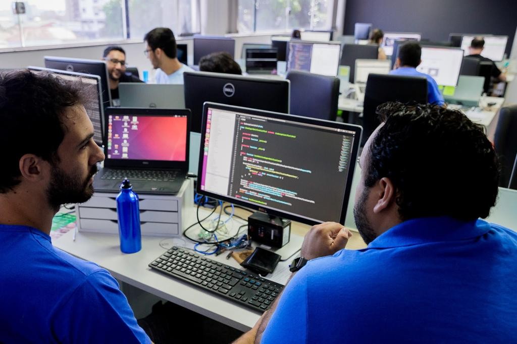 Funcionários  da Arquivei no escritório da empresa em São Carlos (SP).