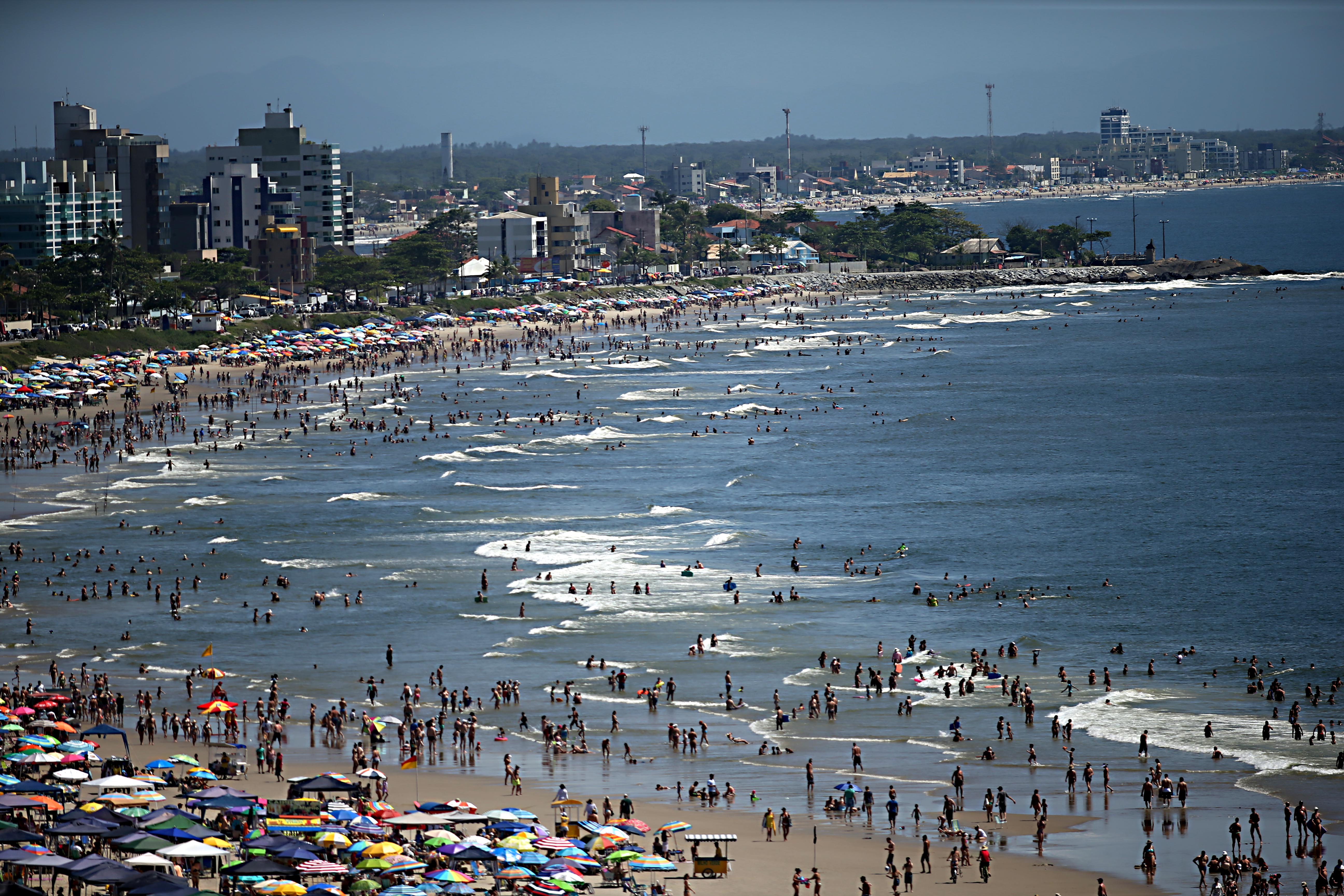 Movimento do 15 de Novembro indicará aos  comerciantes quanto devem investir para a temporada de verão nas praias. | Albari Rosa/Gazeta do Povo/Arquivo