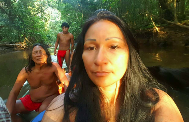 Silvia Nobre nasceu na aldeia da etnia Waiãpi, no Amapá, na fronteira com a Guiana Francesa . Aos 3 anos, foi adotada por uma família de Macapá. | Reprodução/Facebook