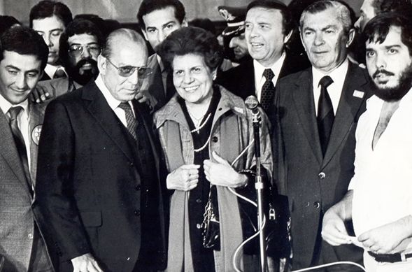 Presidente João Figueiredo e a professora Esther Figueiredo Ferraz, única mulher a chefiar o Ministério da Educação. | Arquivo/Biblioteca Presidência da República